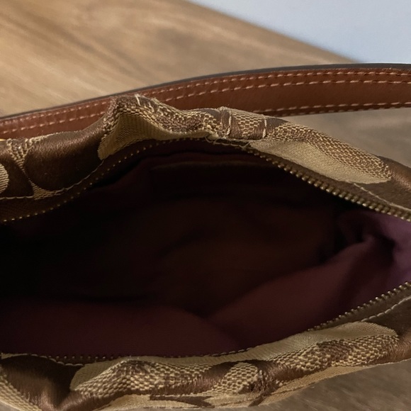 Coach purse - Picture 4 of 5